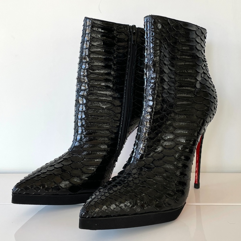 Snakeskin Christian Louboutin So Kate Booty